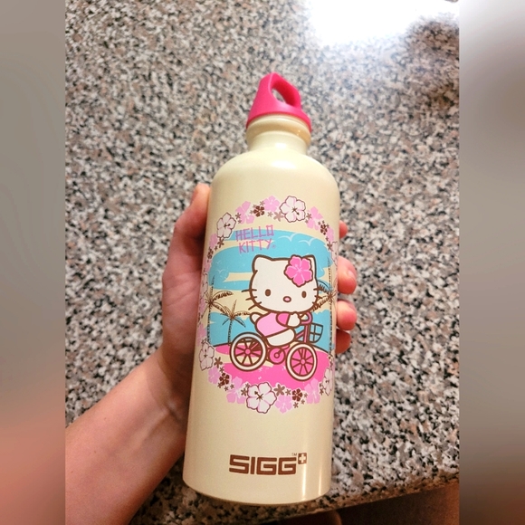 Sanrio hello kitty water bottle, 16 oz - Picture 1 of 2